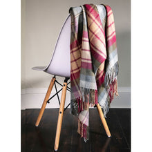 Load image into Gallery viewer, Auld Scotland Tartan Lambswool Blanket
